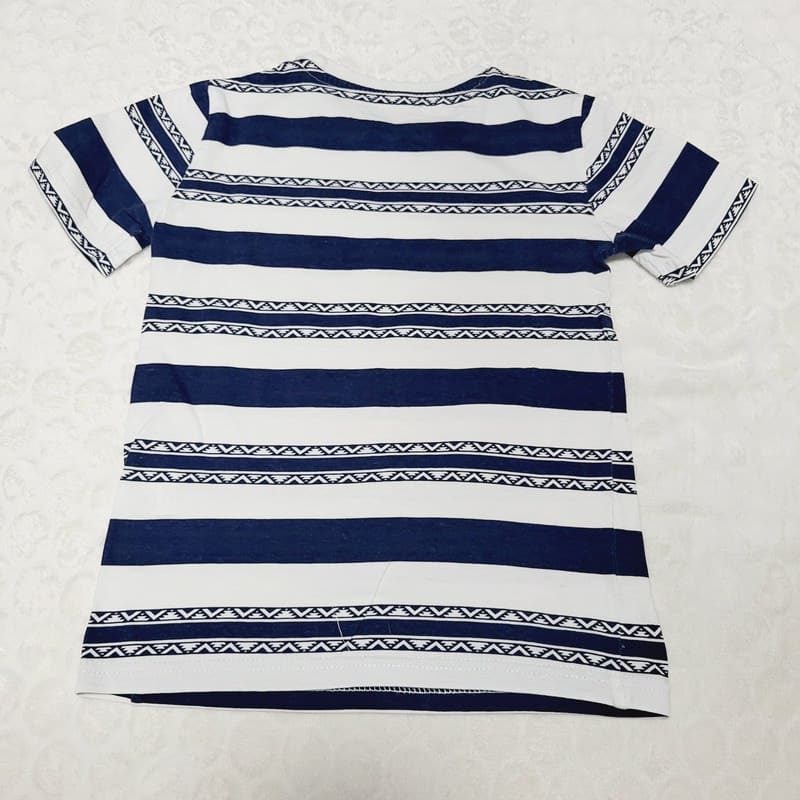 il-etait-une-seconde-fois-boutique-seconde-main-enfants-tee-shirt-taille-8-ans-okaidi-vue-arriere-rotated.jpg