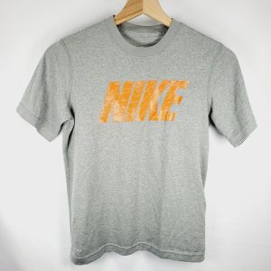 il-etait-une-seconde-fois-boutique-seconde-main-enfants-tee-shirt-gris-8-10-ans-garcon-Nike-vue-avant