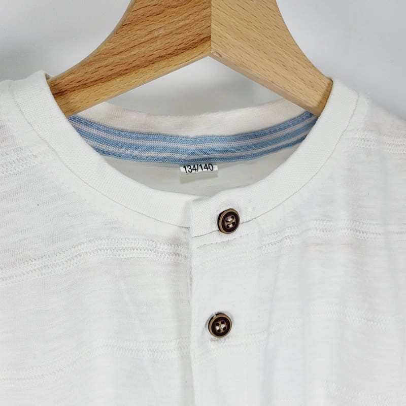 il-etait-une-seconde-fois-boutique-seconde-main-enfants-tee_shirt-blanc-9-10-ans-garcon-sans-marque-vue-avant-zoom-etiquette