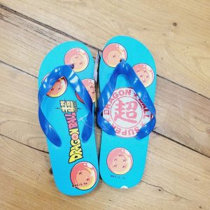 il-etait-une-seconde-fois-boutique-seconde-main-enfants-tongues-neuves-dragon-ball-bleu-vue-dessus