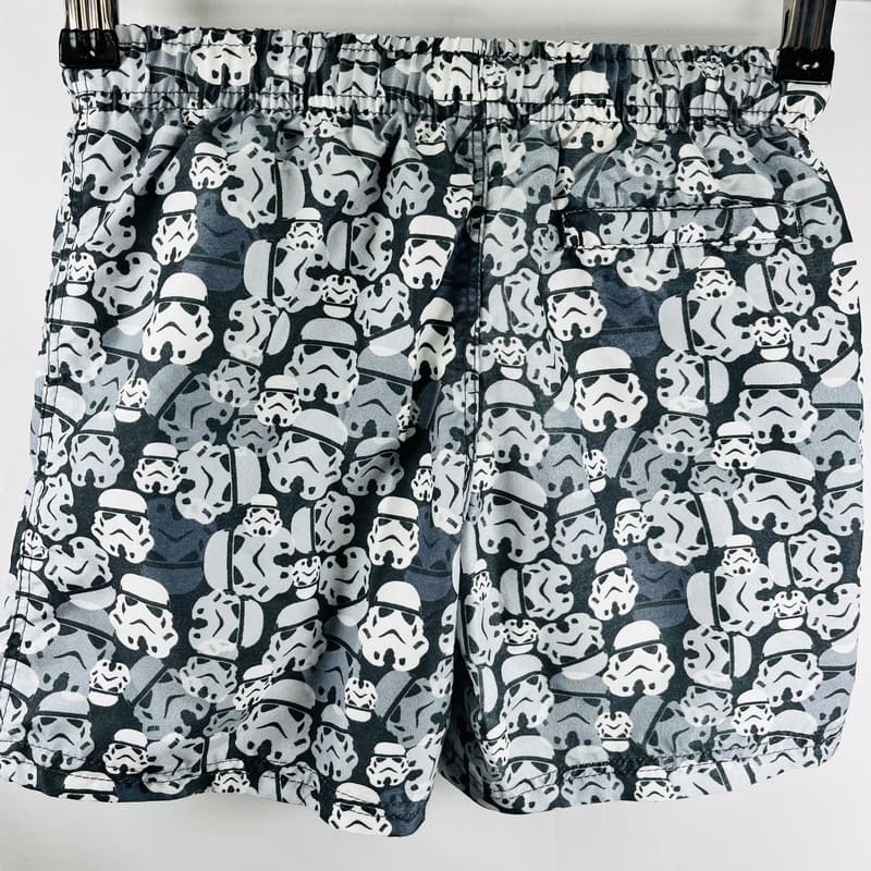 il-etait-une-seconde-fois-boutique-seconde-main-enfants-maillot-de-bain-garcon-5-6-ans-star-wars-vue-arriere