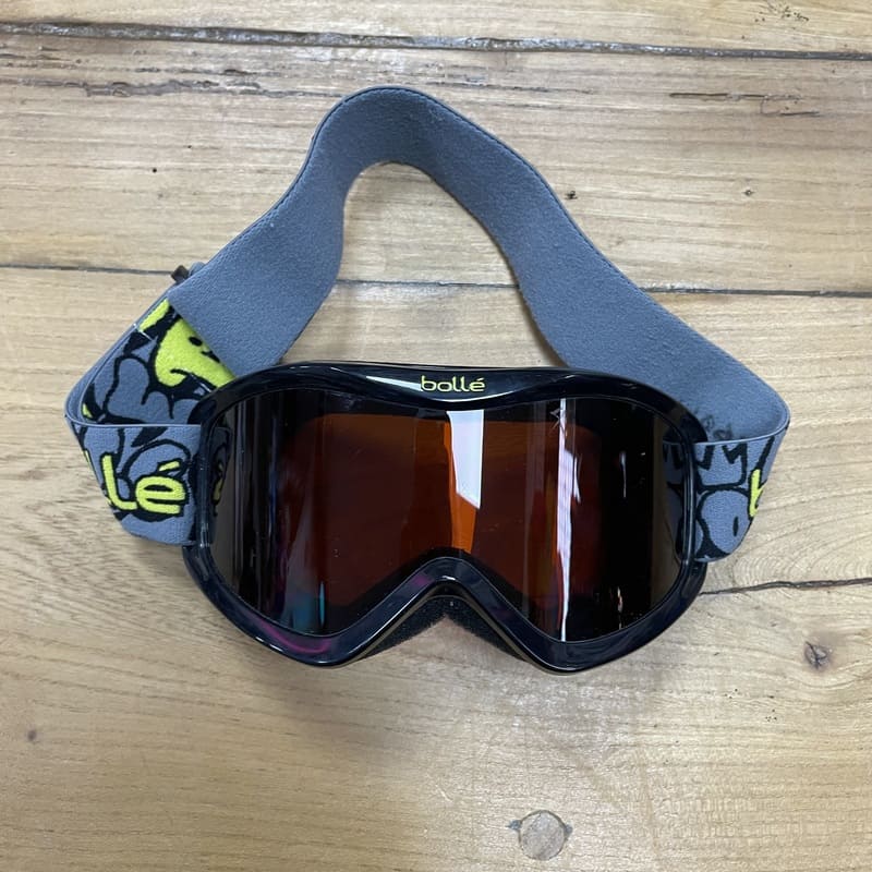 il-etait-une-seconde-fois-boutique-seconde-main-enfants-lunettes-ski-TU-6-ans-et-Bolle-vue-avant