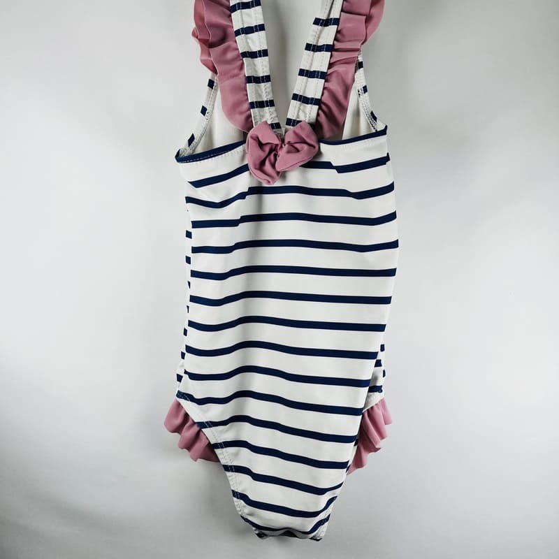 il-etait-une-seconde-fois-boutique-seconde-main-enfants-maillot-de-bain-fille-4-ans-derriere