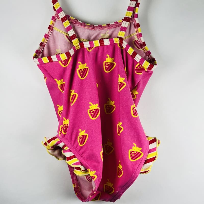 il-etait-une-seconde-fois-boutique-seconde-main-enfants-maillot-de-bain-fille-4-ans-derriere