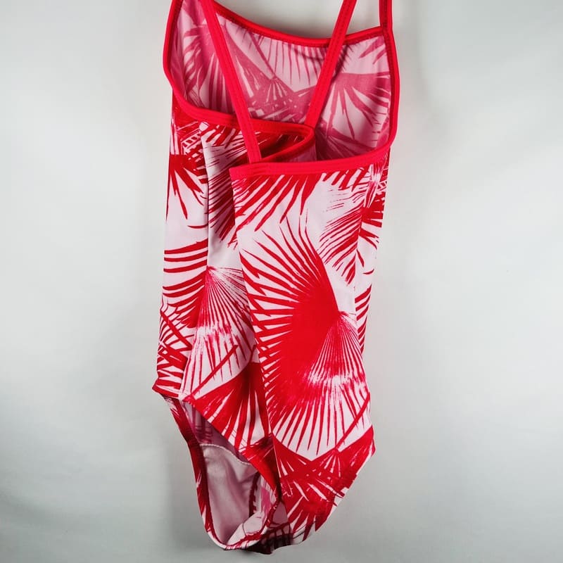 il-etait-une-seconde-fois-boutique-seconde-main-enfants-maillot-de-bain-fille-8-ans-derriere