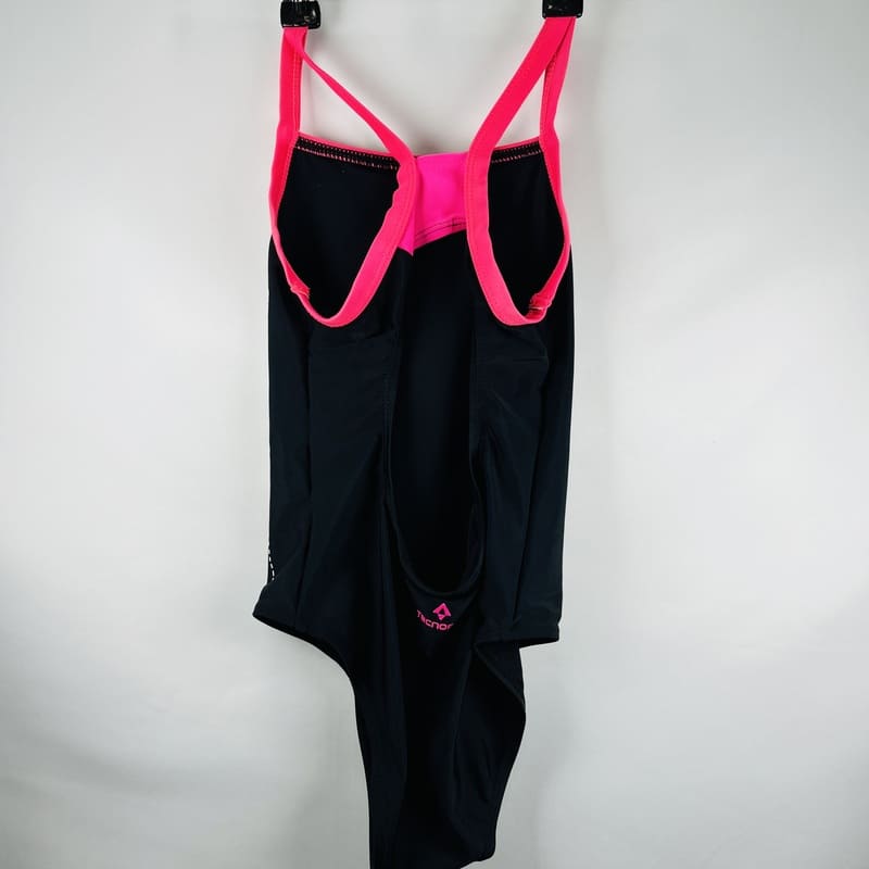 il-etait-une-seconde-fois-boutique-seconde-main-enfants-maillot-de-bain-fille-8-ans-derrier