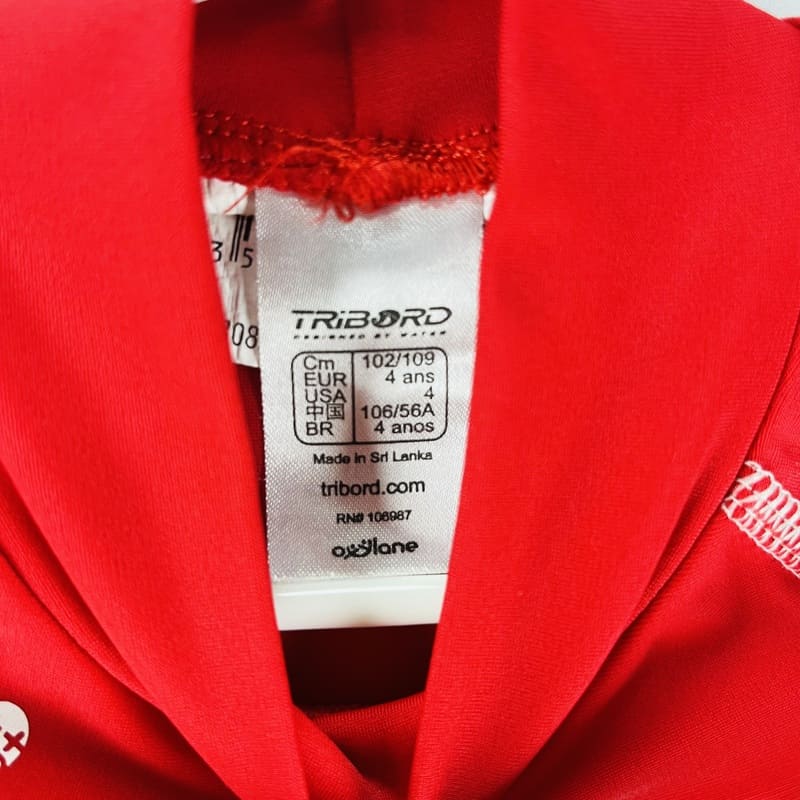 il-etait-une-seconde-fois-boutique-seconde-main-enfants-tee-shirt-anti-uv-rouge-4-ans-etiquette