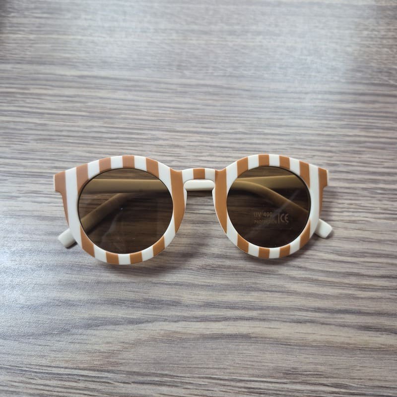 il-etait-une-seconde-fois-boutique-seconde-main-enfants-Lunettes-de-soleil-enfant-1-6-ans-uv-400-blanche-rayure-marron