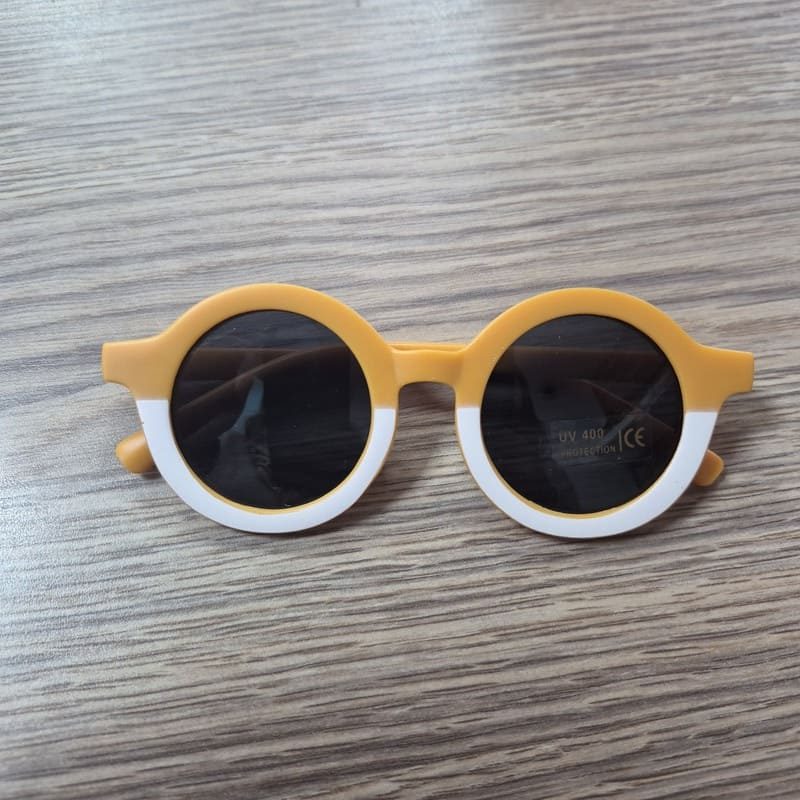 il-etait-une-seconde-fois-boutique-seconde-main-enfants-Lunettes-de-soleil-enfant-1-6-ans-uv-400-jaune-et-blanche