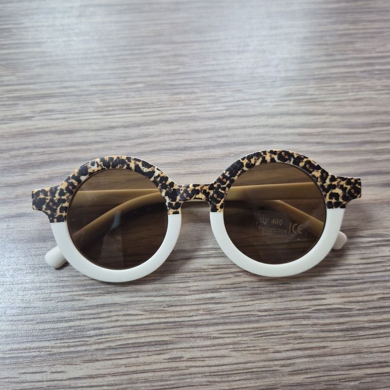 il-etait-une-seconde-fois-boutique-seconde-main-enfants-Lunettes-de-soleil-enfant-1-6-ans-uv-400-leopard-blanche