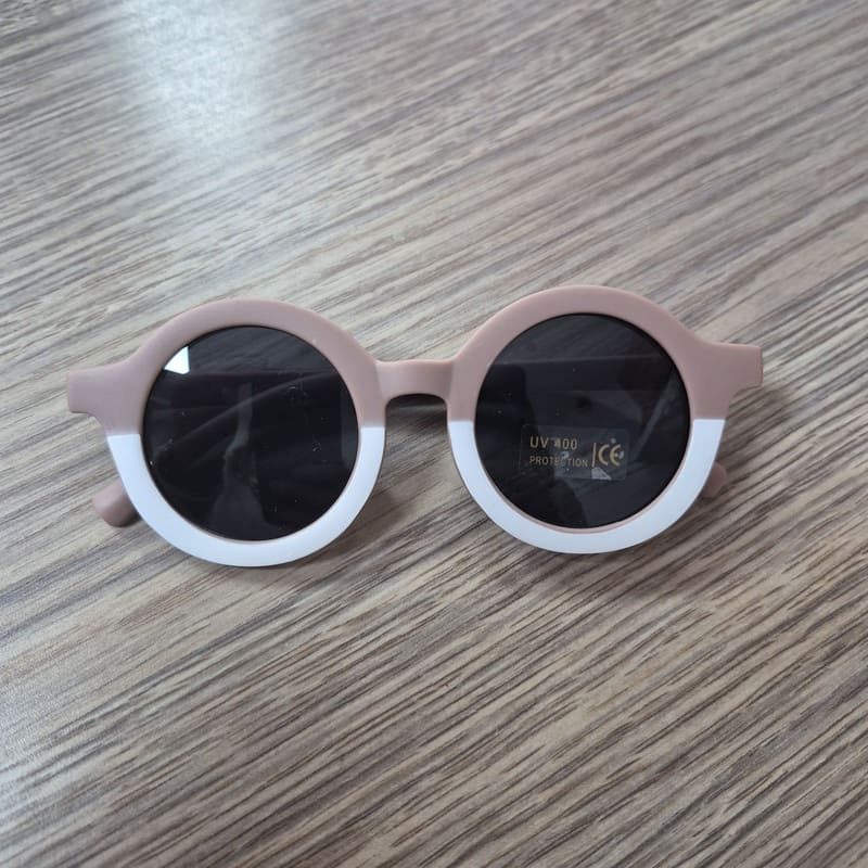 il-etait-une-seconde-fois-boutique-seconde-main-enfants-Lunettes-de-soleil-enfant-1-6-ans-uv-400-marron-et-blanche