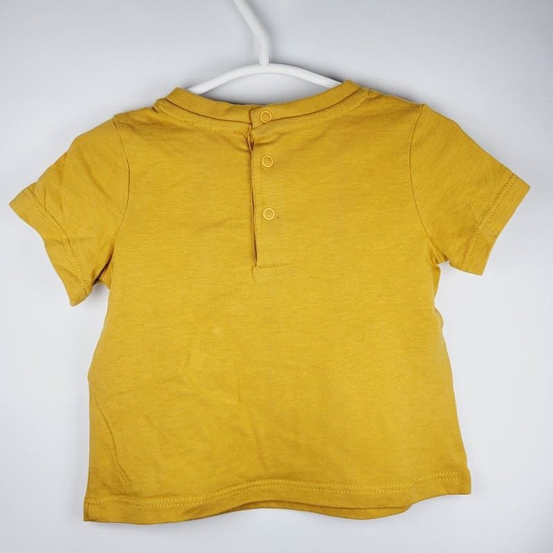 il-etait-une-seconde-fois-boutique-seconde-main-enfants-tee-shirt-jaune-moutarde-6-mois-DPAM-vue-arriere