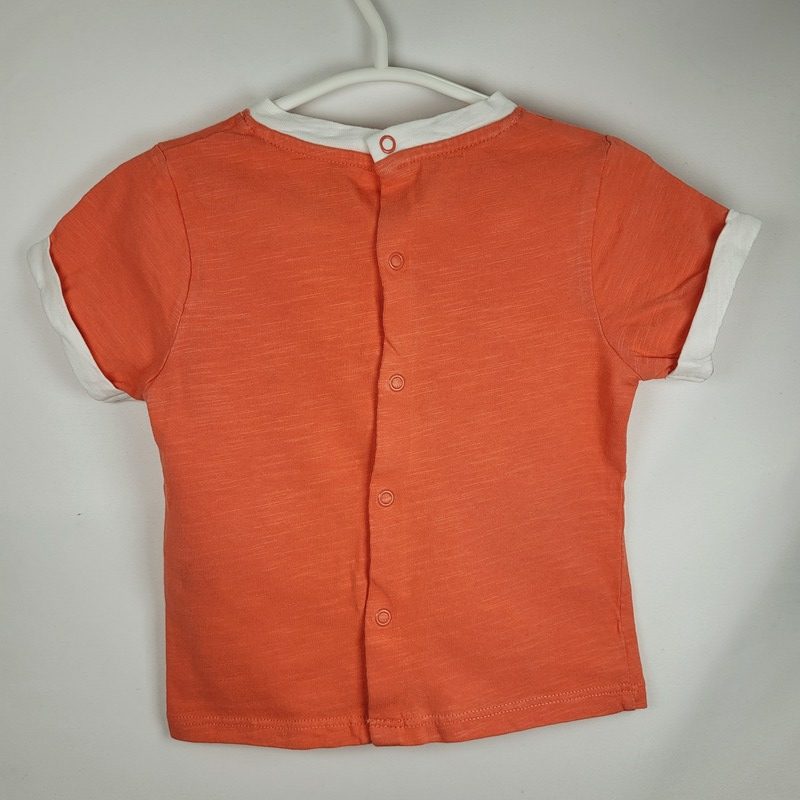 il-etait-une-seconde-fois-boutique-seconde-main-enfants-tee-shirt-manches-courtes-garcon-6-mois-Okaidi-vue-arriere